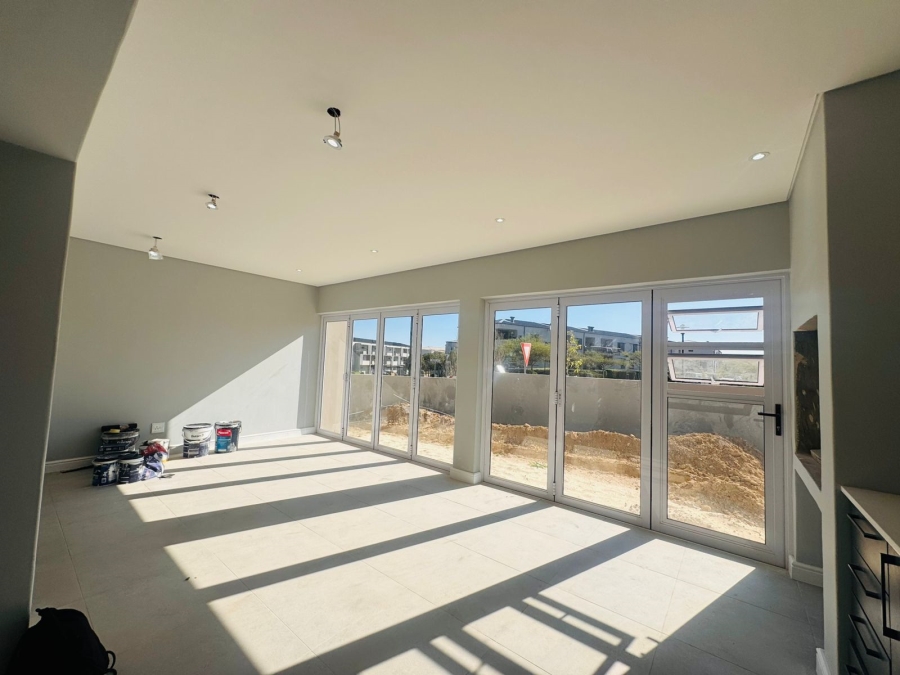 To Let 3 Bedroom Property for Rent in Somerset Lakes Western Cape